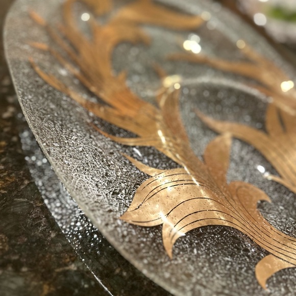 Elegant Glass Serving Platter with Gold Accents - Picture 13 of 15